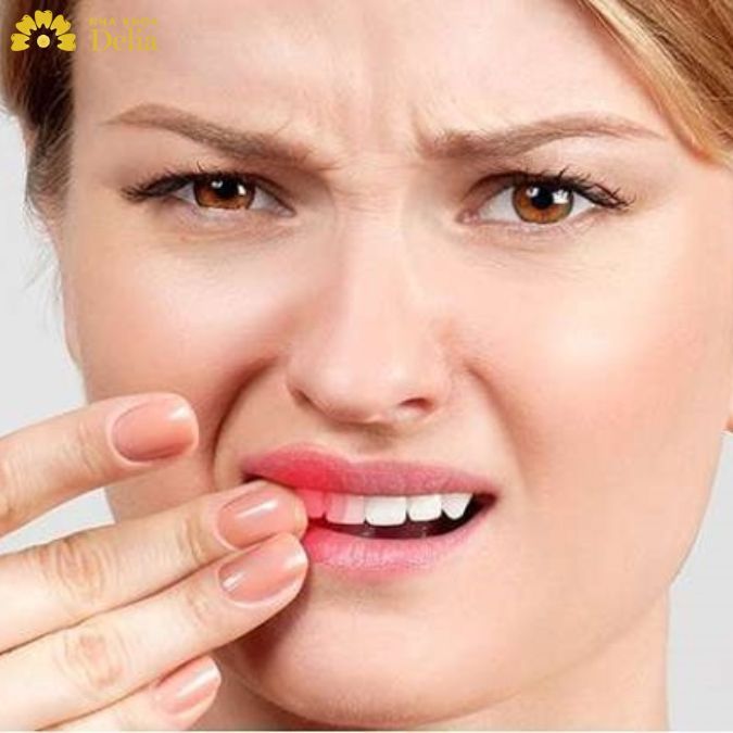 “Tiền mất tật mang” với những biến chứng sau khi bọc răng sứ