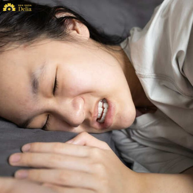Ngủ nghiến răng là bị gì? Phương pháp dân gian trị ngủ nghiến răng