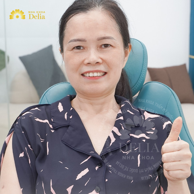 Phải cắt nhỏ thức ăn, ăn lệch một bên vì mất răng – KH Thu Dung