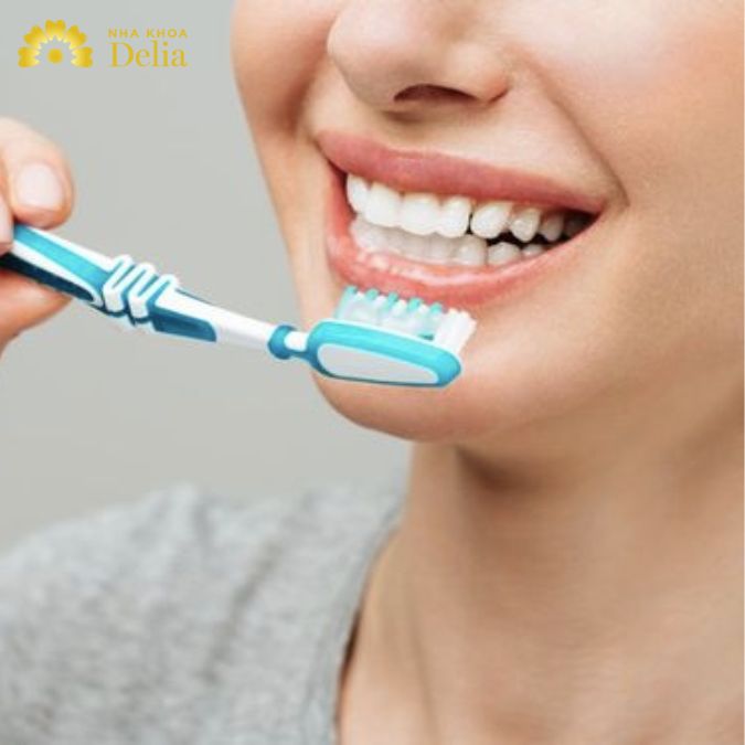 Giải đáp thắc mắc: Sau khi lấy cao răng có được đánh răng không?