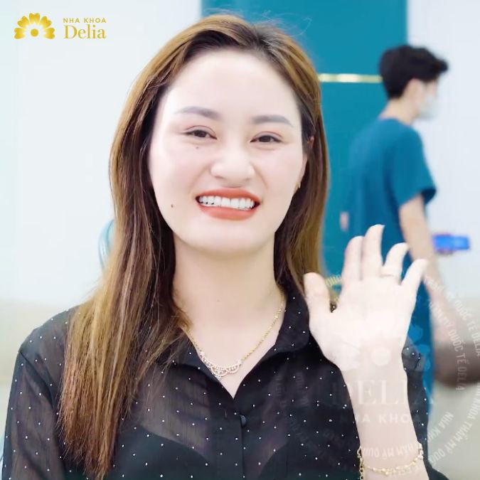 Hành trình làm răng sứ tại Delia của cô giáo Phạm Hiên