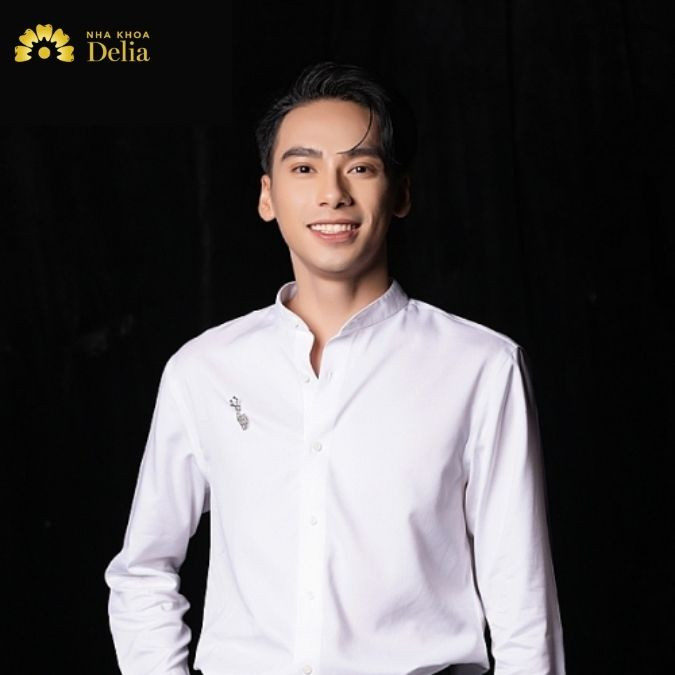 Hoàng Đặng Phước Ân Mr World có bọc răng sứ không???