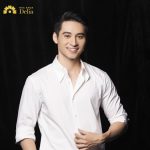 Nhìn hàm răng hiện tại của anh có thể thấy anh chàng không có can thiệp thẩm mỹ răng sứ