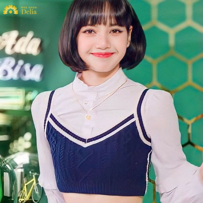 Tại sao cười không hở răng? Tướng người cười không thấy răng trên