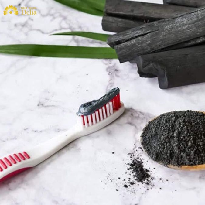 Sản phẩm bột trắng răng than tre có tốt? Dùng loại nào?