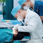 Bác sĩ implant giỏi sẽ thực hiện đánh giá tổng quát và chi tiết về tình trạng răng miệng của bạn
