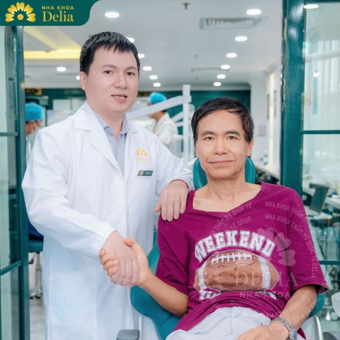 Chú Chiêu răng Implant hỏng, nhiễm trùng do chọn nhầm nha khoa