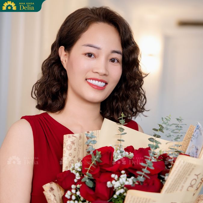 Nghe theo bạn làm răng sứ tại Delia và cái kết – Chị Nguyễn Thị Sen