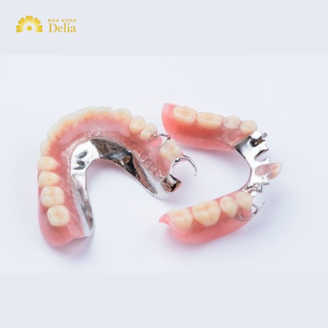 Hàm răng tháo lắp là giải pháp phục hình răng mất đầu tiên trong lĩnh vực trồng răng