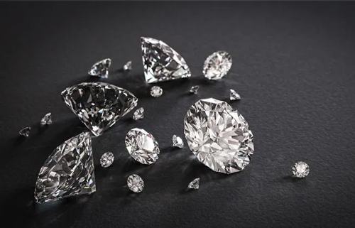 Tinh thể kim cương non cấu tạo nên răng sứ DiamondS