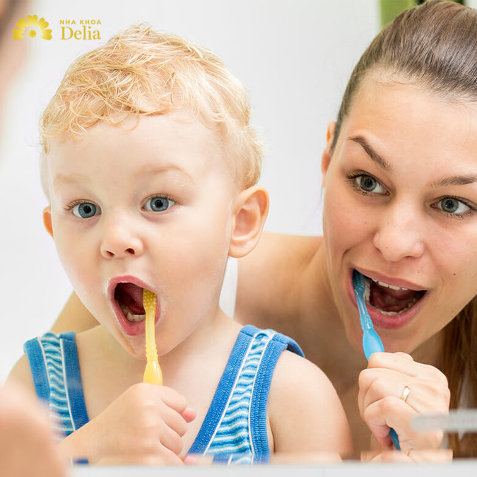 Vệ sinh răng miệng đúng cách, hạn chế vệ sinh mạnh vị trí nhổ răng sữa
