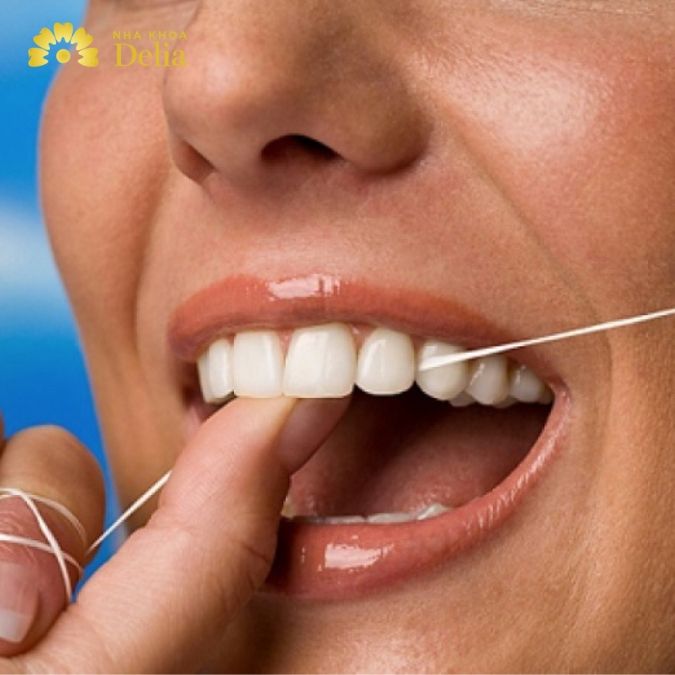 Làm răng sứ nên có chế độ chăm sóc và ăn uống như thế nào?