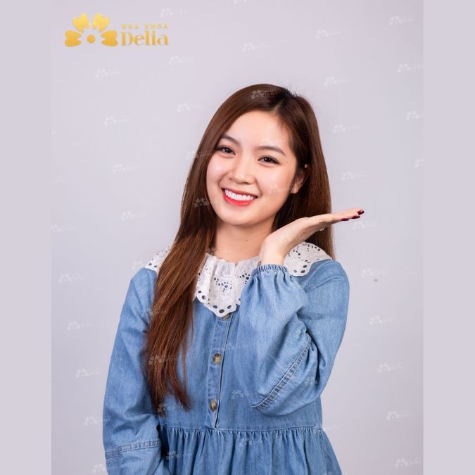 Khách hàng Thu Hương trải nghiệm làm răng sứ Emax tại nha khoa Delia