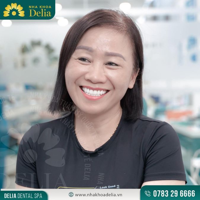Sau 1 tháng trở về Việt Nam, chị Tám quyết định đến Delia để làm răng sứ 