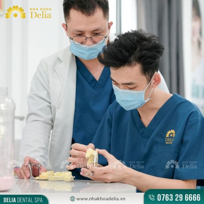 Các bác sĩ tại nha khoa Delia 100% đều có trình độ tay nghề cao, có hơn 15 năm kinh nghiệm trong lĩnh vực thẩm mỹ răng sứ