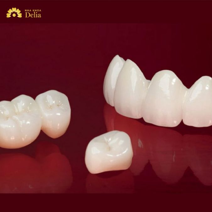 Tại sao răng sứ Multi dần trở nên nhạt nhòa?