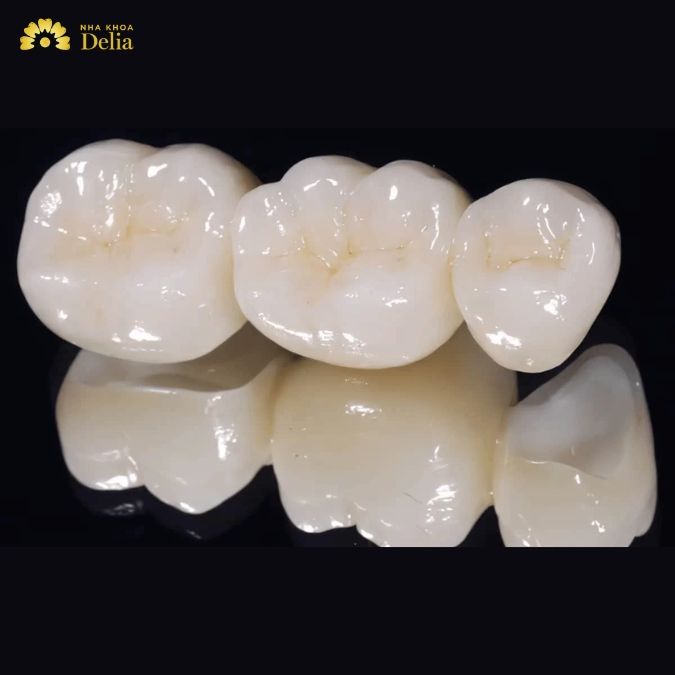  Răng sứ Zirconia Crystal