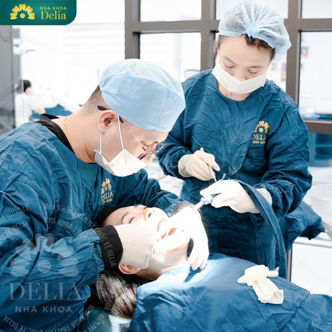 Tại Delia sở hữu đội ngũ bác sĩ với hơn 15 năm kinh nghiệm trong lĩnh vực phục hình răng