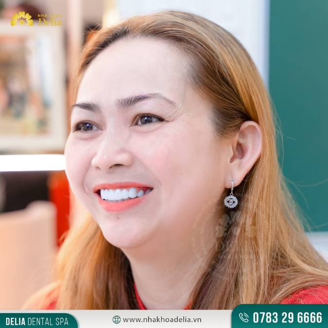 "Trồng răng Implant ở Delia chỉ cần trồng một lần ăn ngay, không cần chỉnh sửa nhiều như các nha khoa khác cô từng đi."