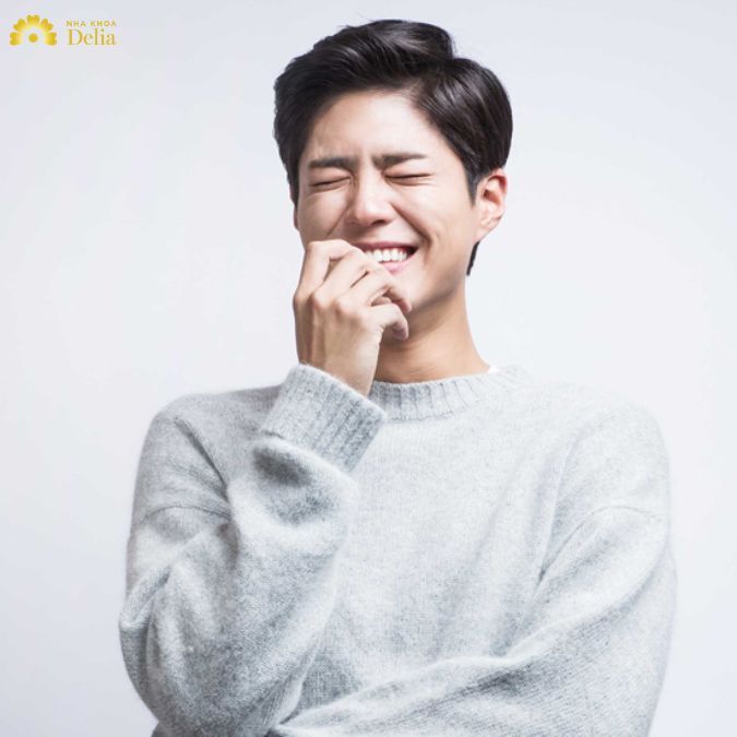 Park Bo Gum cười rạng rỡ trước fan hâm mộ
