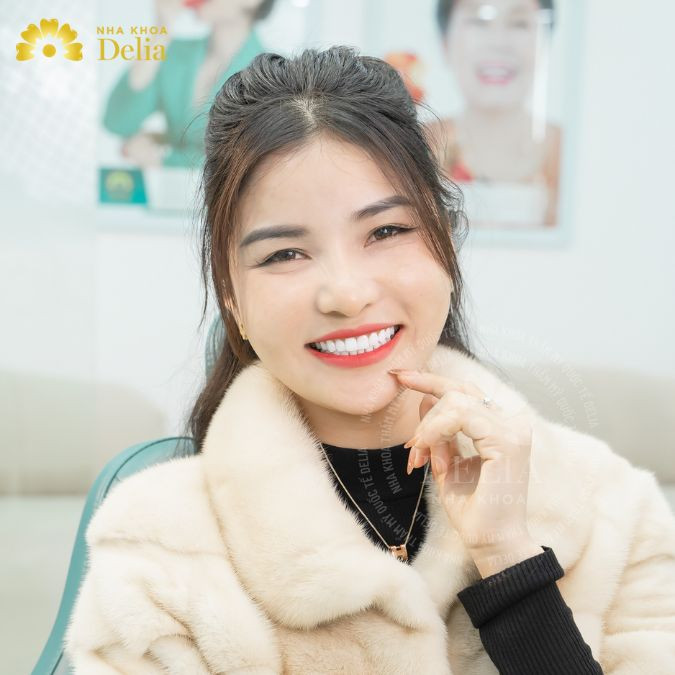 Chị Ngọc Mai: "Sau khi dán sứ Emax chị tự tin hơn khi cười".