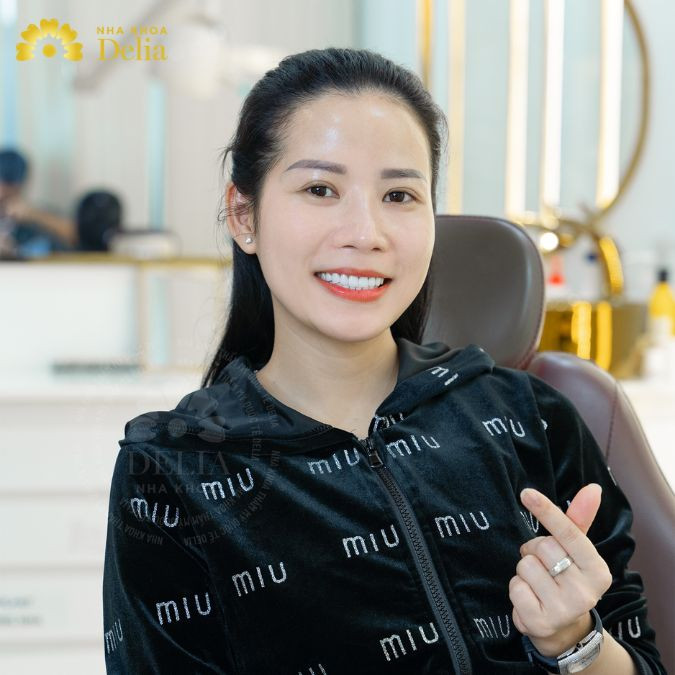 Chị Tuyết Nhung: "Dán sứ Emax đã thay đổi diện mạo và khiến cuộc sống chị tốt hơn"