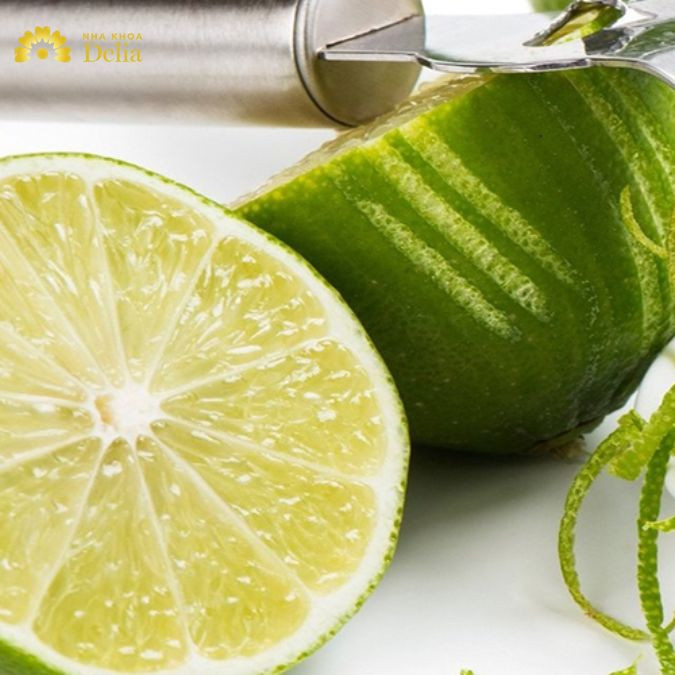Sử dụng vỏ cam, vỏ chanh để đánh bay cao răng tại nhà