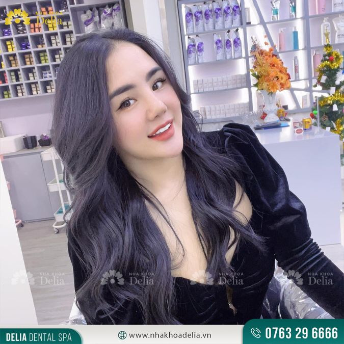 Bên cạnh đó bạn cũng có thể đứng trước gương, luyện tập mở khuôn miệng nhẹ nhàng khi cười mỉm