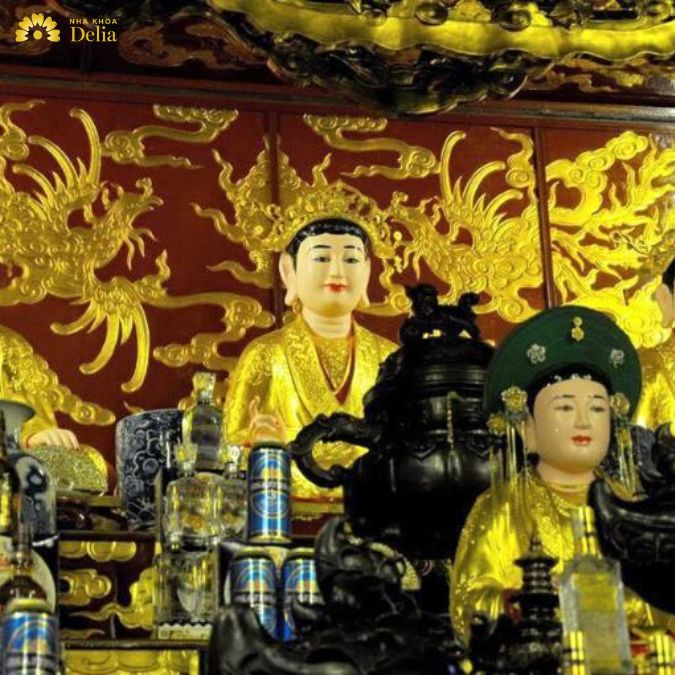 Tứ phủ là một khái niệm gắn liền với tín ngưỡng thờ Mẫu tại Việt Nam