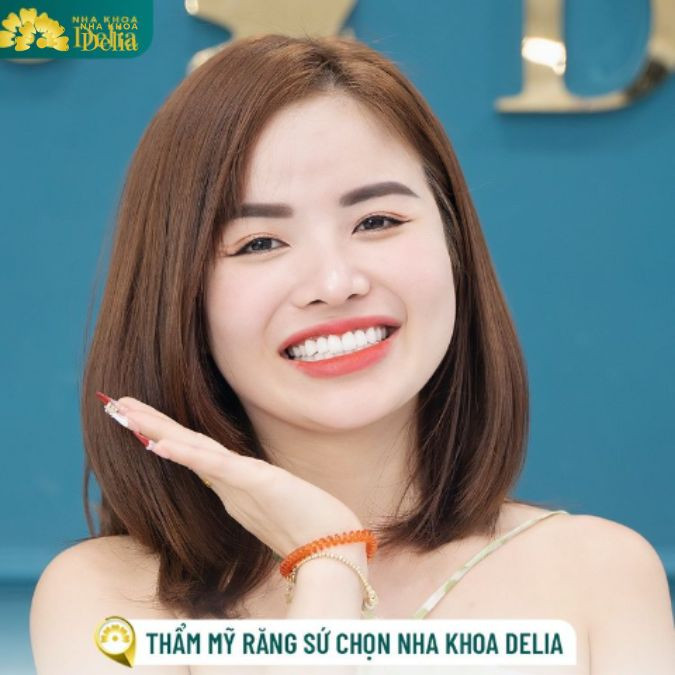 Răng sứ Lava Plus - Vị cứu tinh thức tỉnh hàm răng khấp khểnh và ố vàng của chị Luyên