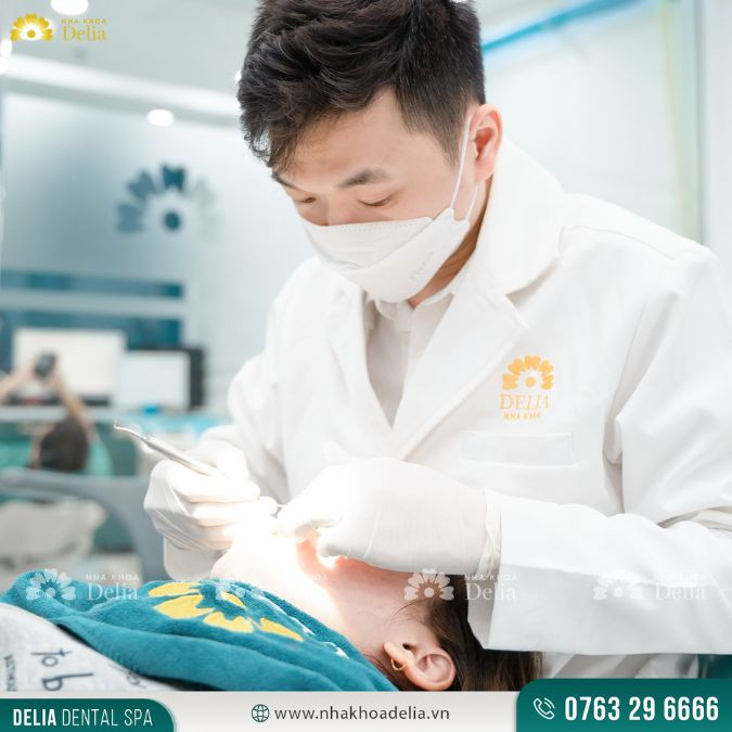 Bác sĩ sẽ sử dụng khí cụ đặc biệt hoặc khay niềng để điều chỉnh răng về đúng vị trí như mong muốn