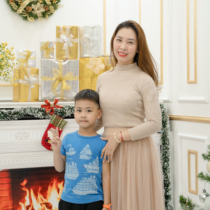 "Bác sĩ rất nhẹ nhàng và chu đáo, giúp bé cảm thấy thoải mái và không còn sợ hãi" _ Mẹ bé An