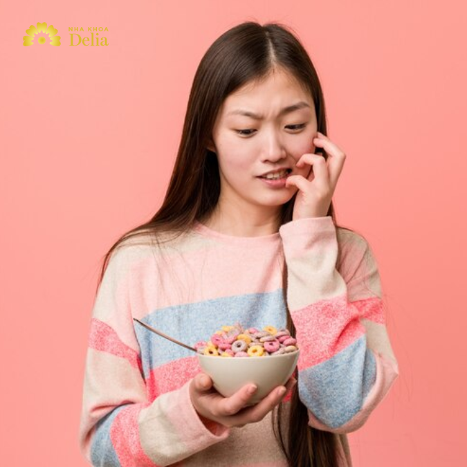 Nhai một bên bị lệch mặt phải làm sao?