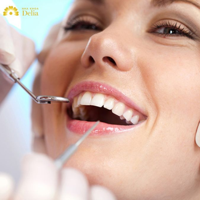 tay nghề bác sĩ kém làm cho việc lấy dấu răng không chuẩn khiến mão sứ không khớp