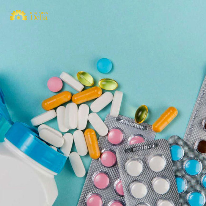 Dùng thuốc kháng sinh theo chỉ định của nha sĩ