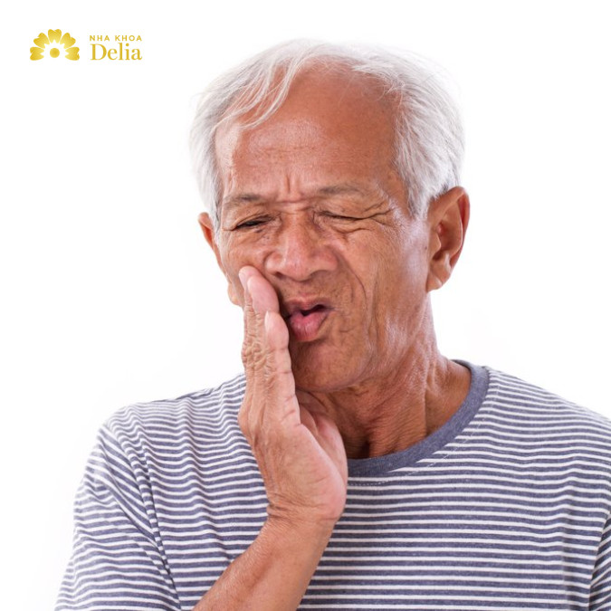 Đau nhức, sưng tấy nướu là các dấu hiệu điển hình khi tủy răng bị viêm nhiễm