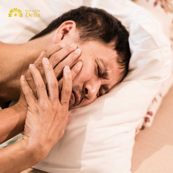Triệu chứng viêm tủy răng: đau nhức, răng nhạy cảm hơn