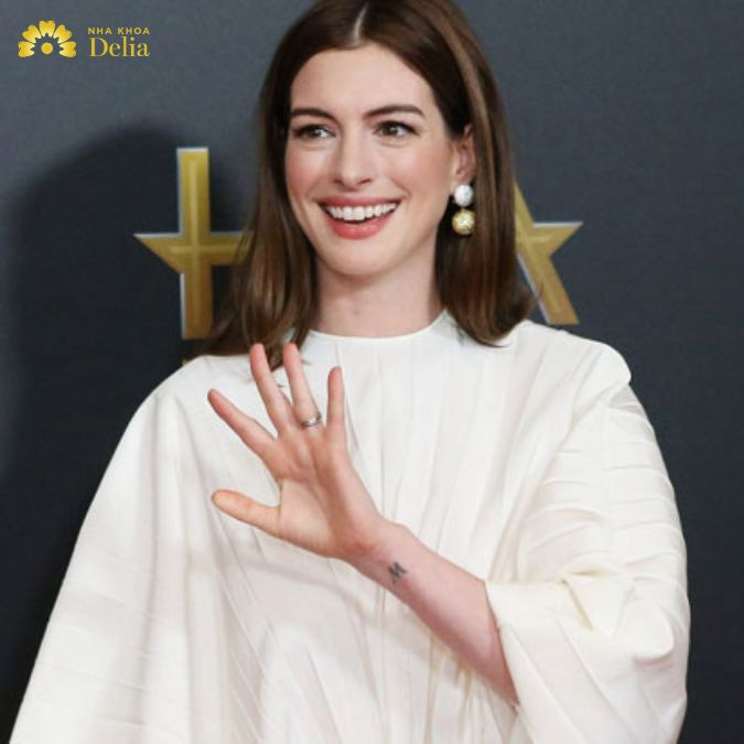 Anne Hathaway
