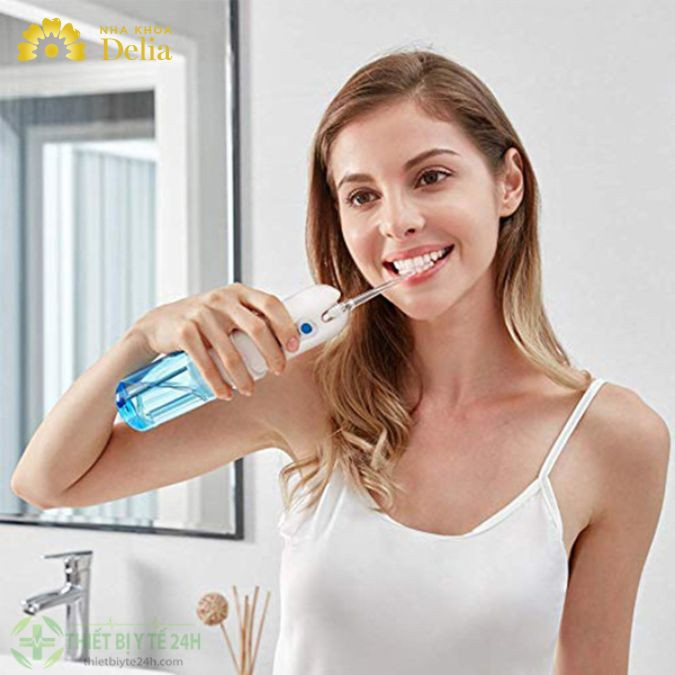 Theo hiệp hội Nha khoa Mỹ việc sử dụng tăm nước trước hay sau đều được