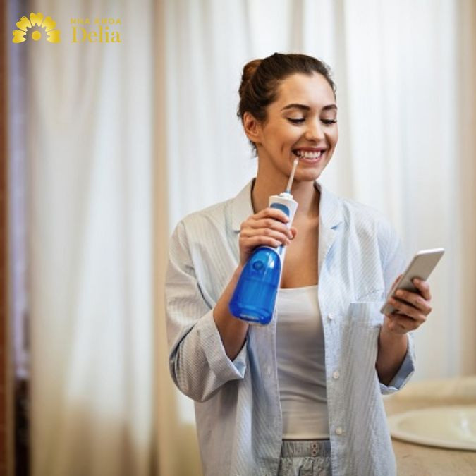 Khi sử dụng tăm nước xong, bạn nhấn nút nguồn để tắt máy
