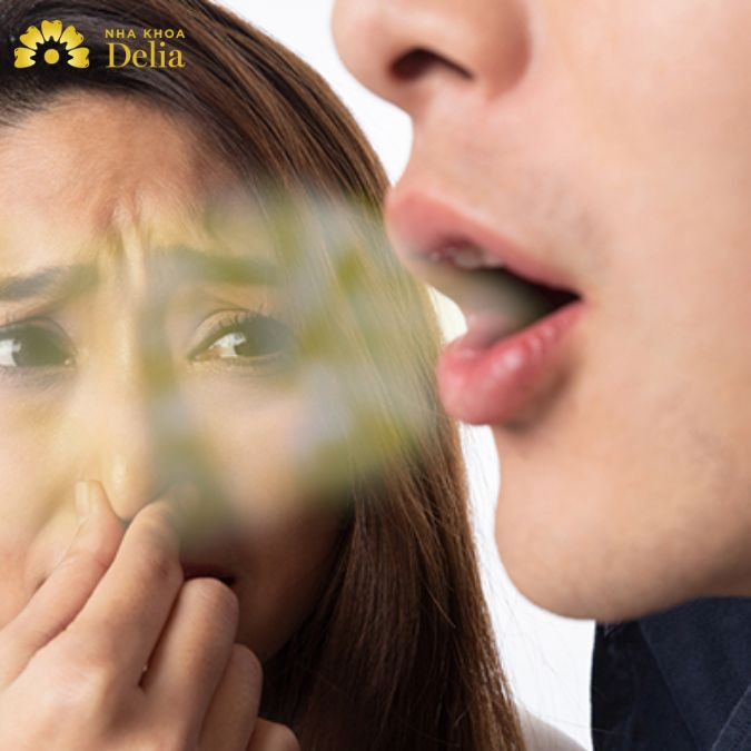 Khoang miệng tiết ra ít nước bọt khiến hơi thở có mùi
