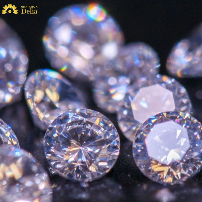 Mỗi loại đá có mức giá khác nhau, từ 300.000 - 900.000 VNĐ/viên