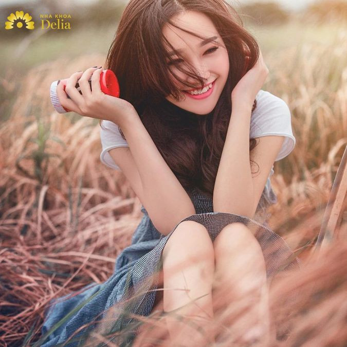 Răng khểnh theo quan điểm từ xưa đến nay là nét duyên thầm trên nụ cười