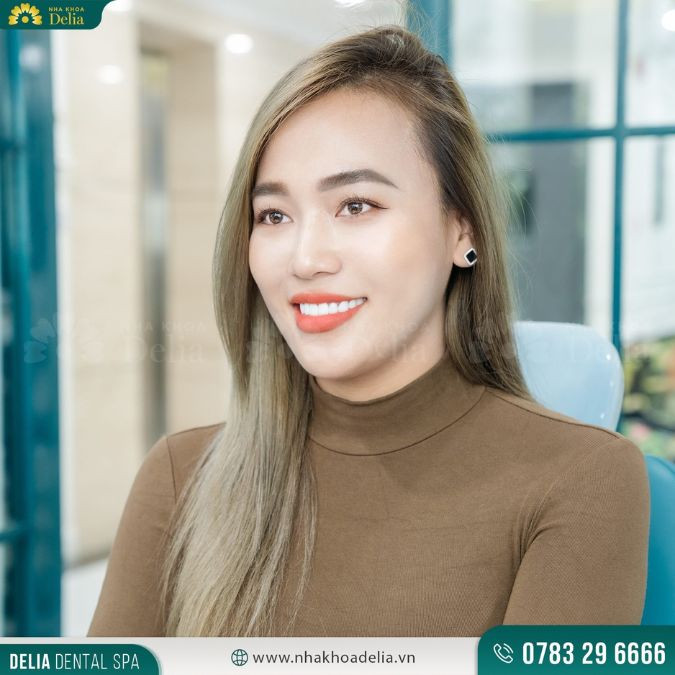 Bọc răng sứ là phương pháp phục hồi răng cố định bằng vật liệu sứ giúp cải thiện hình dáng, màu sắc
