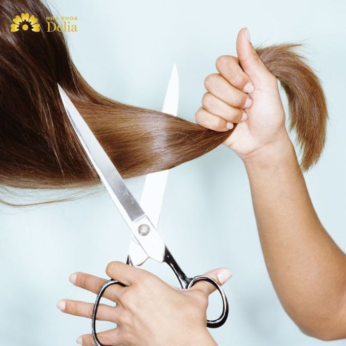 Với tuần 4 bạn nên tham khảo ngày 27/7 tức 20/6 nếu muốn cắt tóc