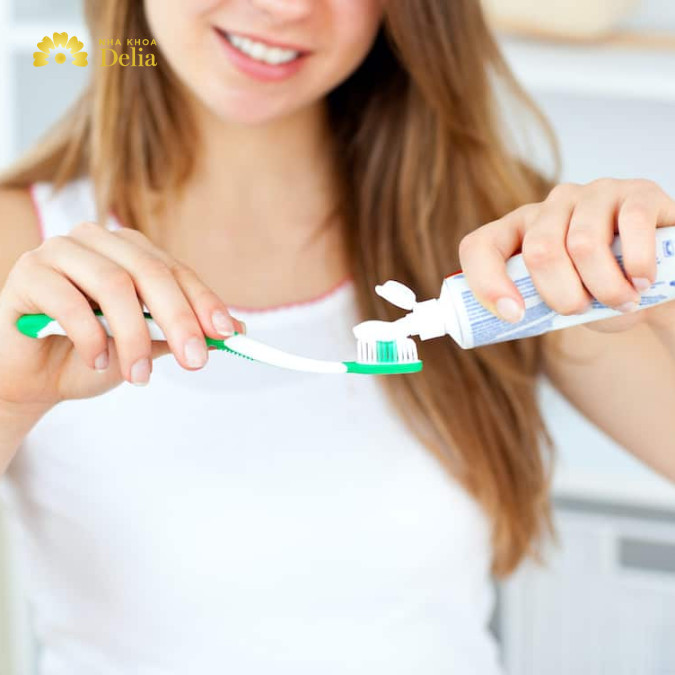 Kem đánh răng chống ê buốt là loại kem đánh răng đặc biệt được thiết kế để giảm thiểu cảm giác ê buốt ở răng.