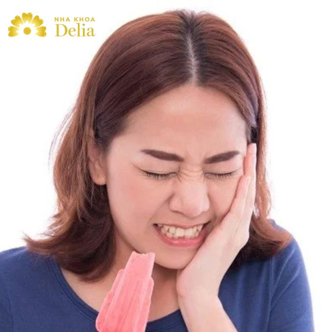 nếu tình trạng này kéo dài, bạn nên đến nha sĩ để được kiểm tra