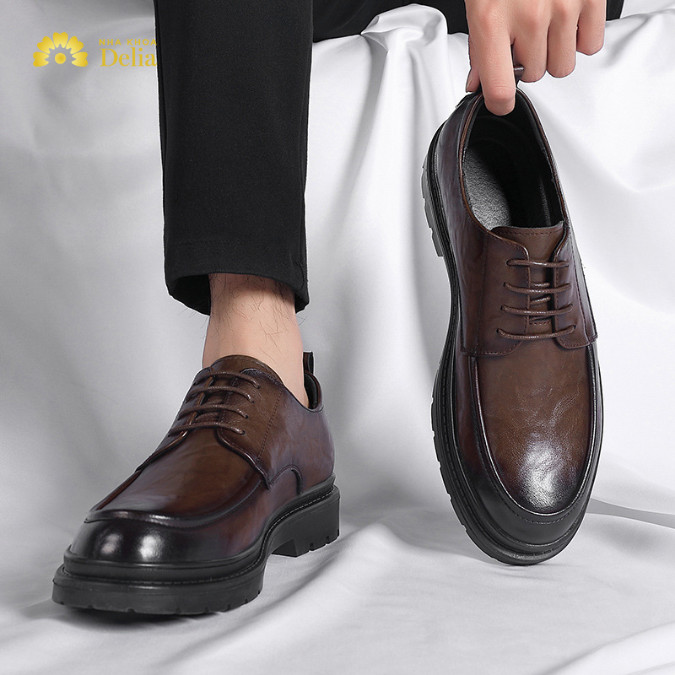 Đôi giày da cho bố là một món quà siêu thiết thực