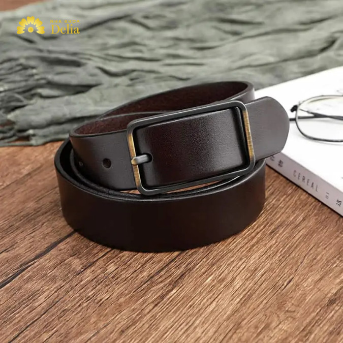 Thắt lưng cũng là một phụ kiện không thể thiếu để tôn lên vẻ lịch lãm của các ông bố. 