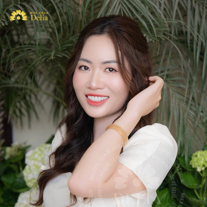Cầu răng sứ giúp khôi phục nụ cười đẹp và tự tin hơn